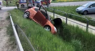 Groźnie wyglądające zderzenie pojazdów - zdjęcie 3