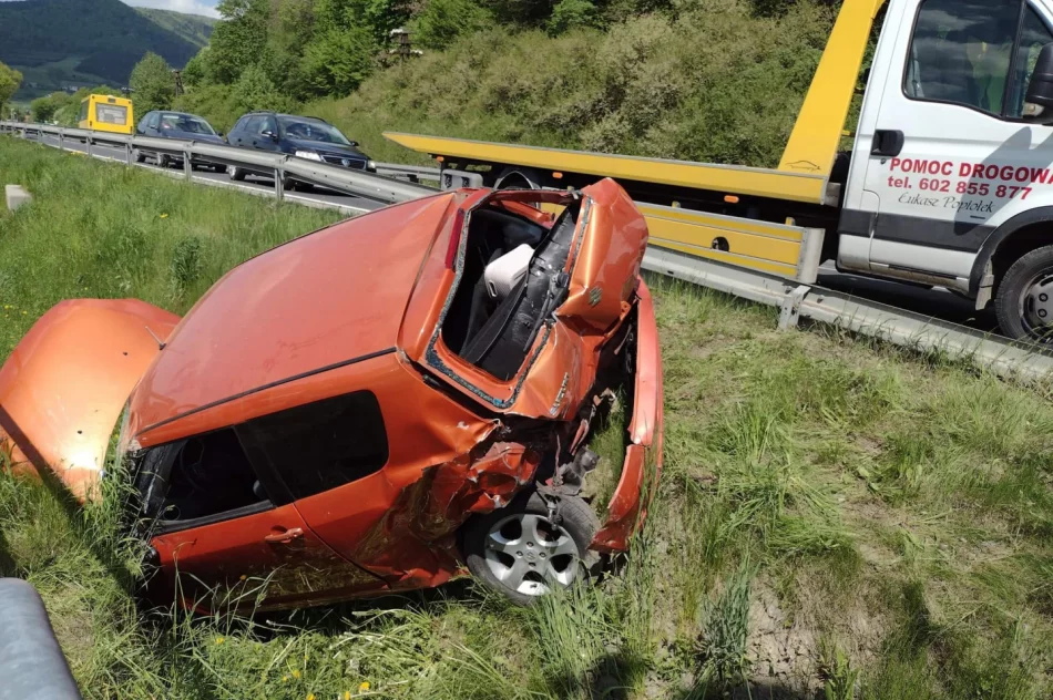 Groźnie wyglądające zderzenie pojazdów - zdjęcie 4