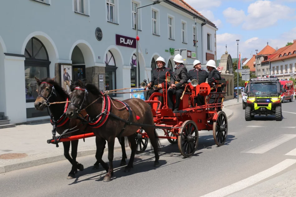 Strażackie święto na rynku - zdjęcie 14