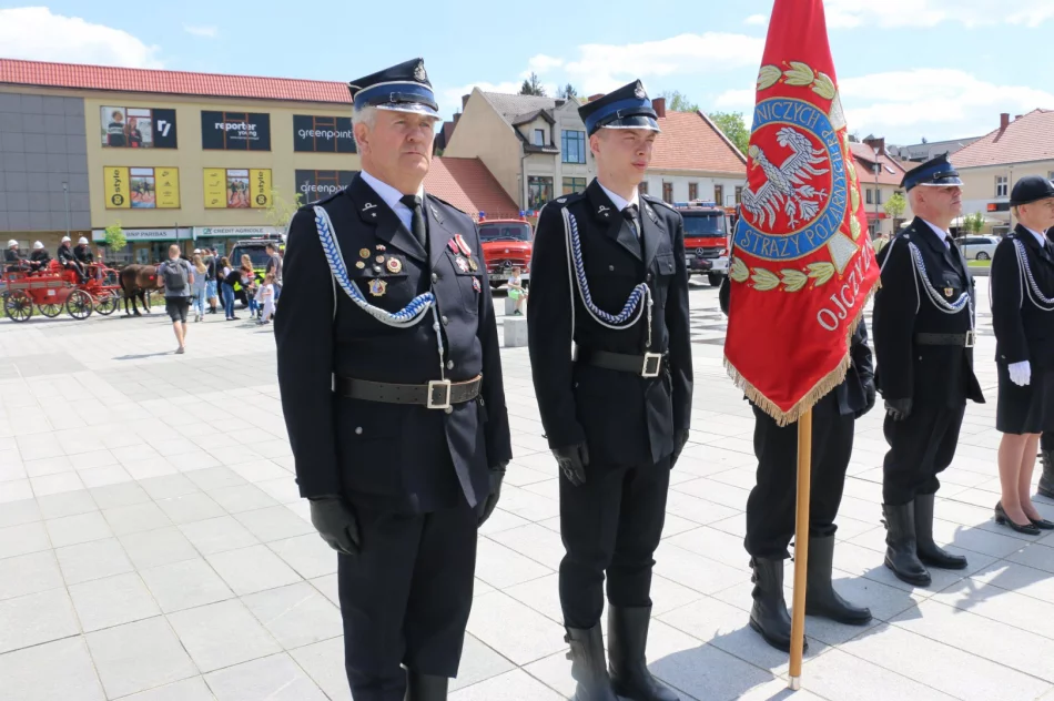 Strażackie święto na rynku - zdjęcie 17