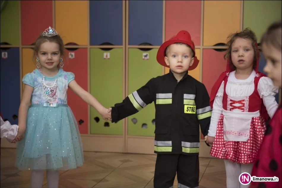 Bal karnawałowy w Miejskim Żłobku - zdjęcie 2