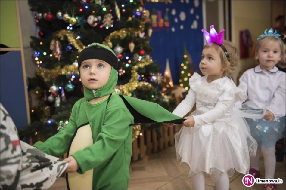 Bal karnawałowy w Miejskim Żłobku - zdjęcie 3