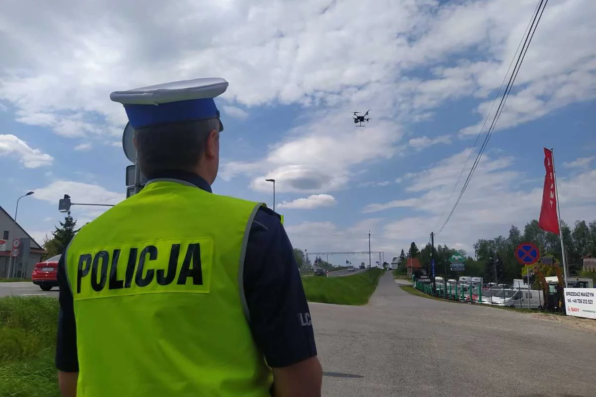 Wykroczenia wobec pieszych i rowerzystów - policja użyła drona