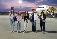 Uczniowie ze Szkoły Podstawowej Nr 1 w Starej Wsi polecieli do Bolonii w ramach programu Erasmus+ - zdjęcie główne