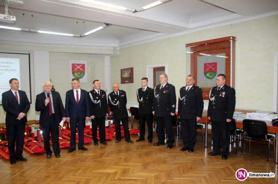 Przekazanie sprzętu dla jednostek OSP zakupionego ze środków Funduszu Sprawiedliwości - zdjęcie 4