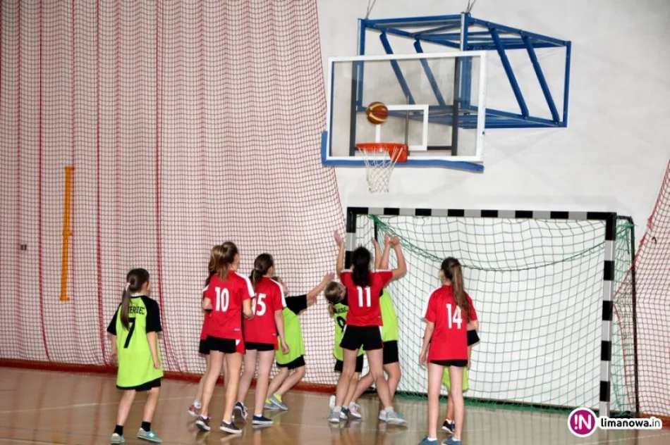 Dziewczęta z Mordarki mistrzyniami gminy w mini koszykówce! - zdjęcie 3