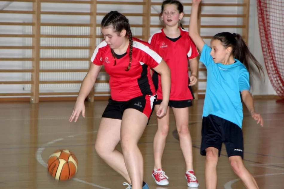 Dziewczęta z Mordarki mistrzyniami gminy w mini koszykówce! - zdjęcie 4