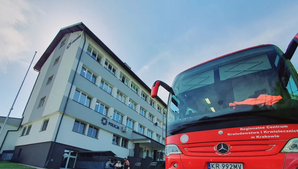 Mundurowi oddawali krew w autobusie - zdjęcie 1