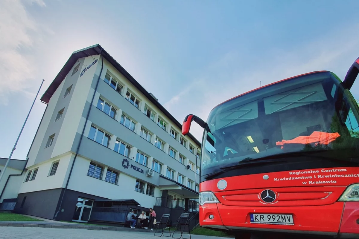 Mundurowi oddawali krew w autobusie