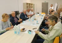 „Opaski bezpieczeństwa” trafiły do 100 seniorów z miasta Limanowa - zdjęcie główne