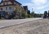 Motocykl zderzył się z ciągnikiem, 19-latek w szpitalu - zdjęcie główne