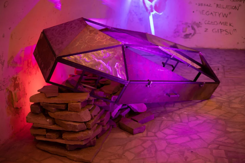 Wyjątkowa oprawa nocnego wernisażu - zdjęcie 20