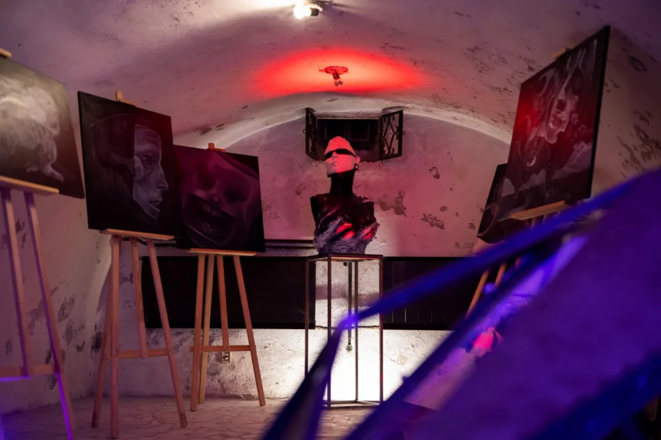 Wyjątkowa oprawa nocnego wernisażu - zdjęcie 14