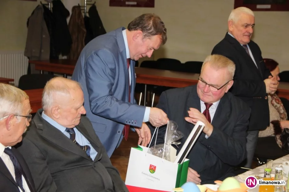 Przedświąteczne spotkanie z emerytowanymi pracownikami UG Limanowa - zdjęcie 4