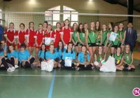 Pisarzowa bezkonkurencyjna w piłce siatkowej! - zdjęcie główne