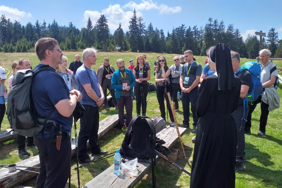 Wymagająca wędrówka przyciągnęła rekordową liczbę uczestników - zdjęcie 14