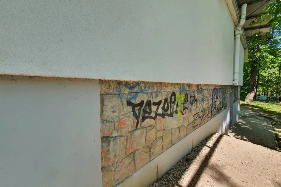 Zdewastowana muszla ma zostać odnowiona. Monitoring nagrał sprawców - zdjęcie 3