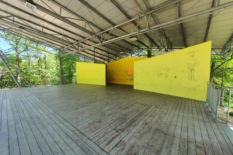 Zdewastowana muszla ma zostać odnowiona. Monitoring nagrał sprawców - zdjęcie 11