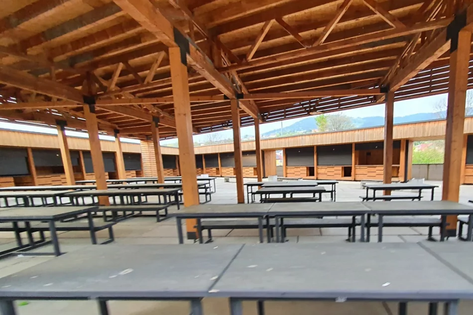 Targowisko od lat stoi puste - co zostało z zapowiedzi? - zdjęcie 11