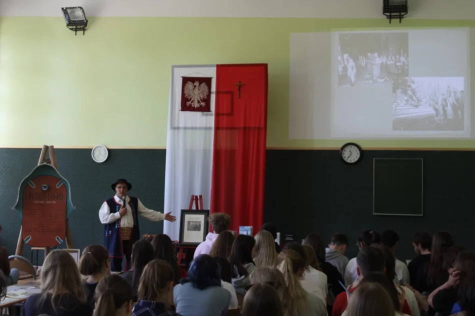 Poznali wybitną postać w rocznicę ucieczki z obozu - zdjęcie 8