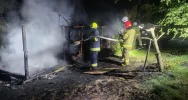 W nocy spłonął domek letniskowy - zdjęcie 5