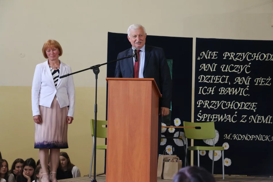 Święto szkoły połączone z uroczystym otwarciem nowego boiska przy ZSP nr 1 - zdjęcie 2