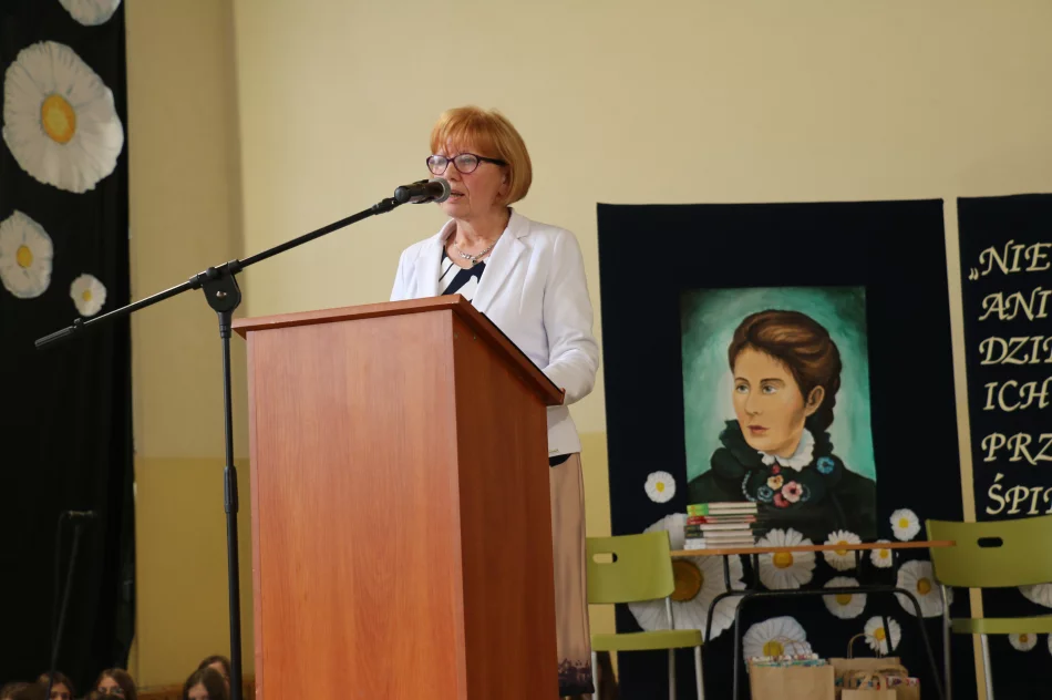 Święto szkoły połączone z uroczystym otwarciem nowego boiska przy ZSP nr 1 - zdjęcie 6