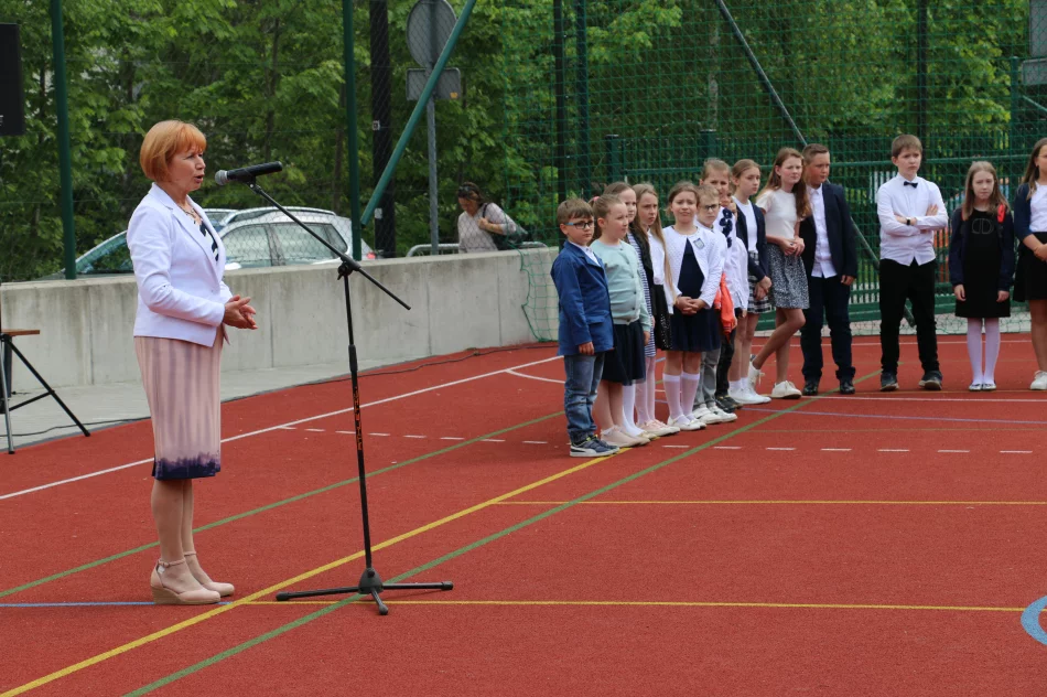 Święto szkoły połączone z uroczystym otwarciem nowego boiska przy ZSP nr 1 - zdjęcie 7