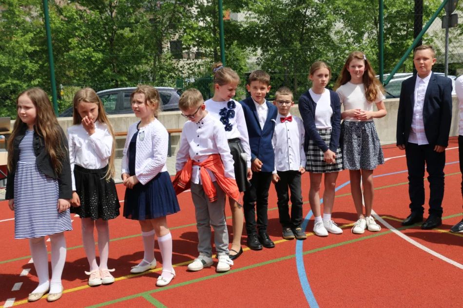 Święto szkoły połączone z uroczystym otwarciem nowego boiska przy ZSP nr 1 - zdjęcie 11