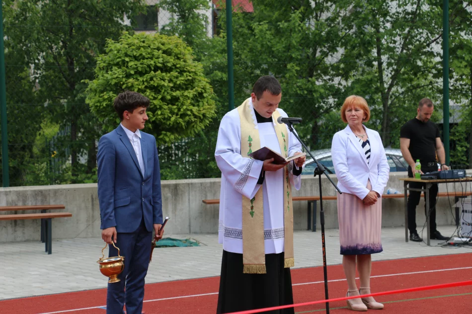 Święto szkoły połączone z uroczystym otwarciem nowego boiska przy ZSP nr 1 - zdjęcie 16