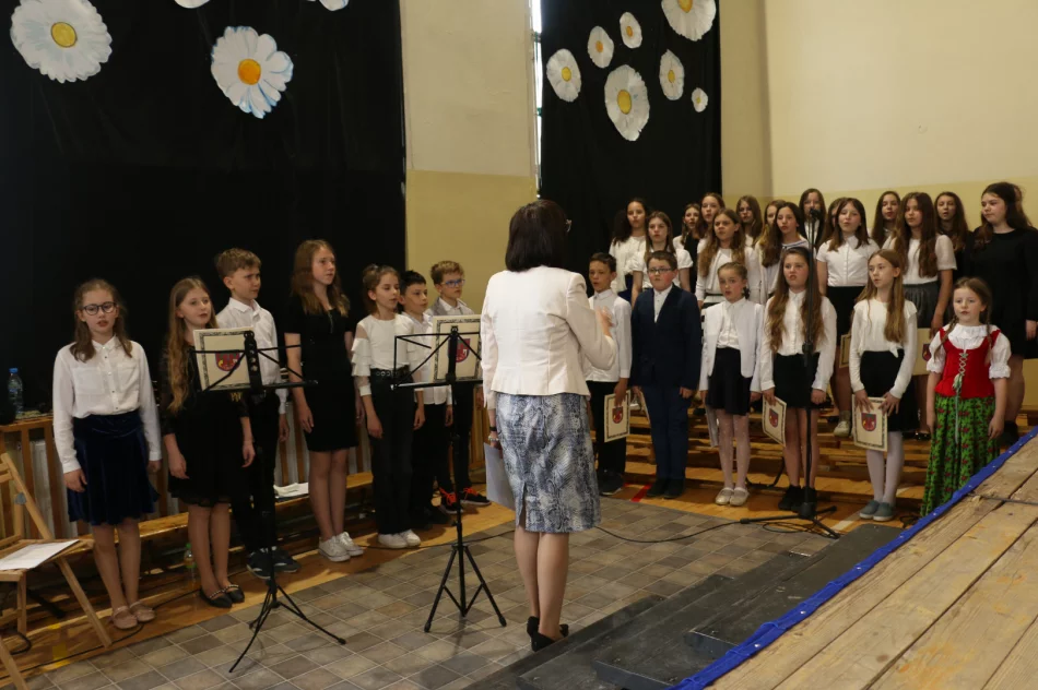 Święto szkoły połączone z uroczystym otwarciem nowego boiska przy ZSP nr 1 - zdjęcie 19