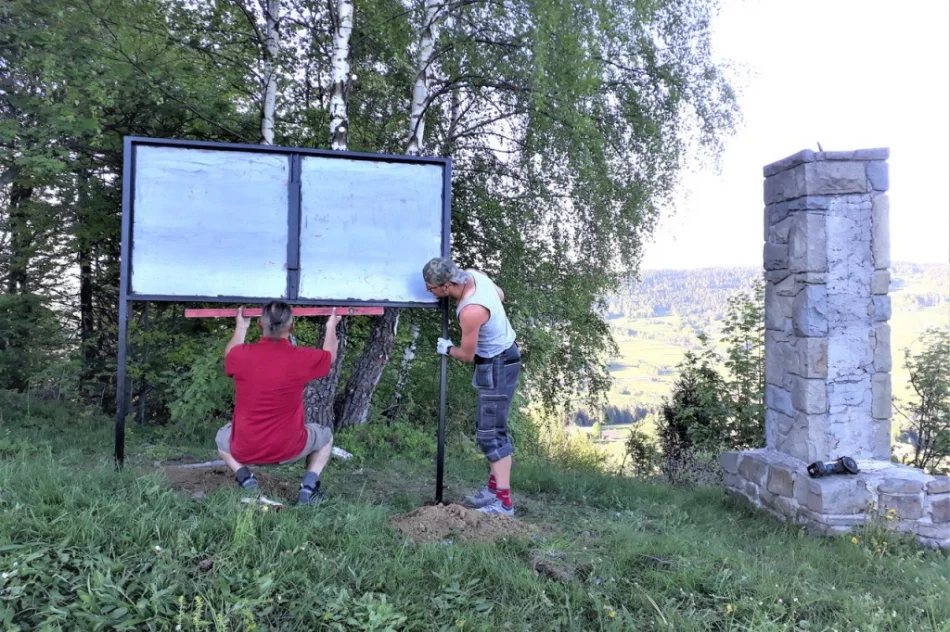 Partyzanci i tragiczna historia "Lotte" - tablica obok obelisku - zdjęcie 2