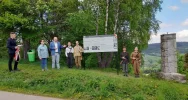 Partyzanci i tragiczna historia "Lotte" - tablica obok obelisku - zdjęcie 4