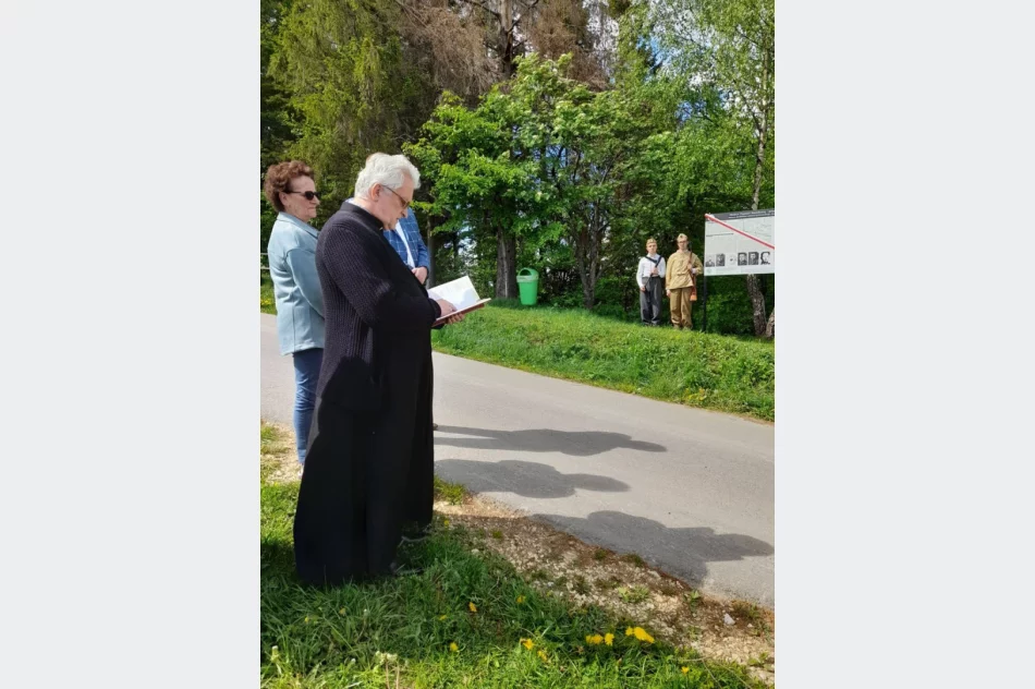 Partyzanci i tragiczna historia "Lotte" - tablica obok obelisku - zdjęcie 5