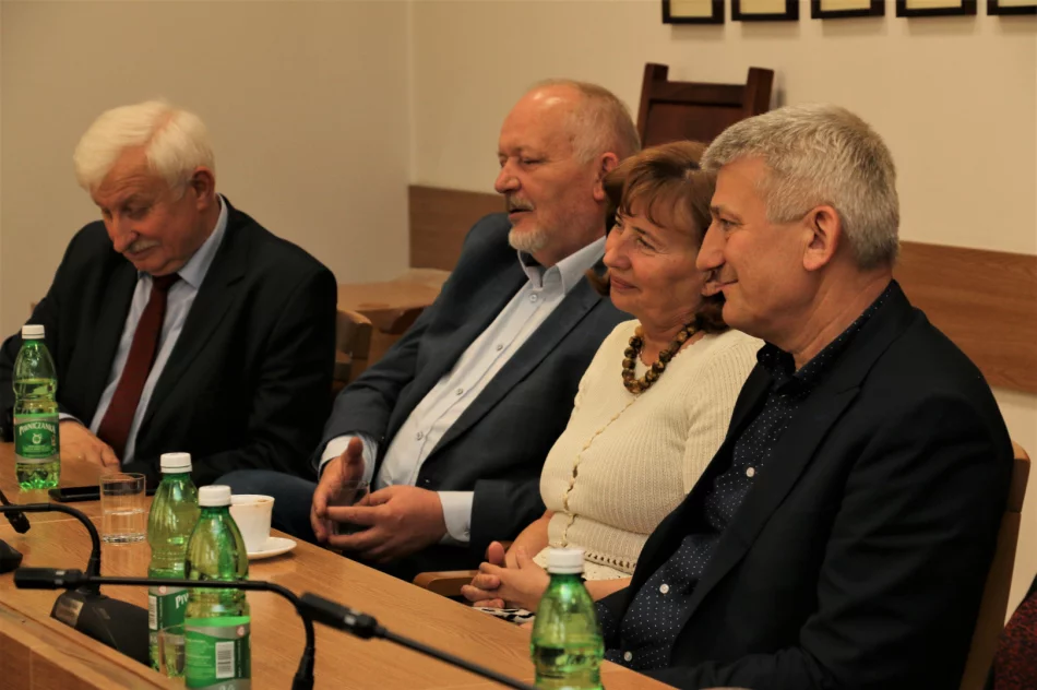 Podpisano porozumienie z władzami Gminy Limanowa ws. współpracy międzygminnej przy realizacji zadań oświatowych - zdjęcie 3