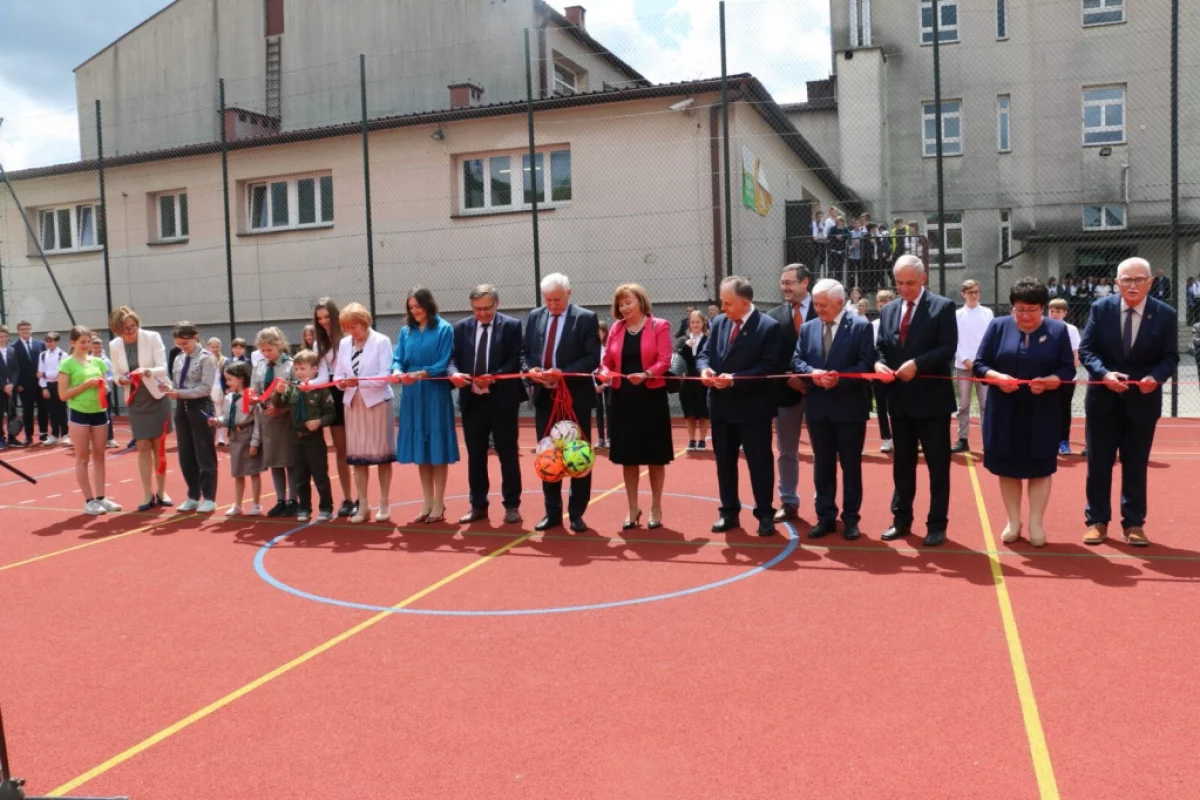 Święto szkoły z uroczystym otwarciem nowego boiska