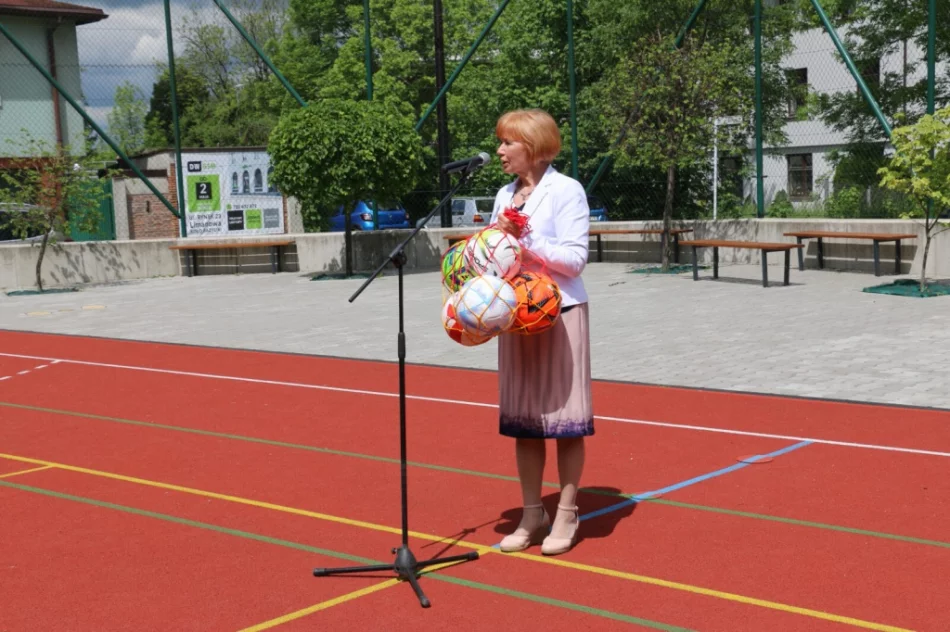 Święto szkoły z uroczystym otwarciem nowego boiska - zdjęcie 3