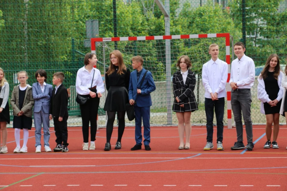 Święto szkoły z uroczystym otwarciem nowego boiska - zdjęcie 11