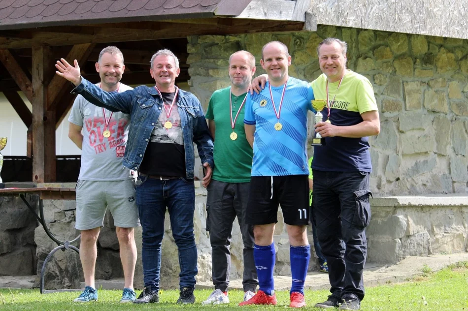 Zaprzyjaźnione kluby zagrały w hołdzie dla zasłużonego zawodnika - zdjęcie 8