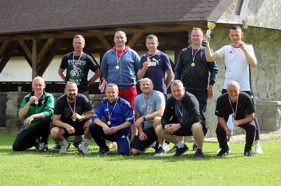 Zaprzyjaźnione kluby zagrały w hołdzie dla zasłużonego zawodnika - zdjęcie 10