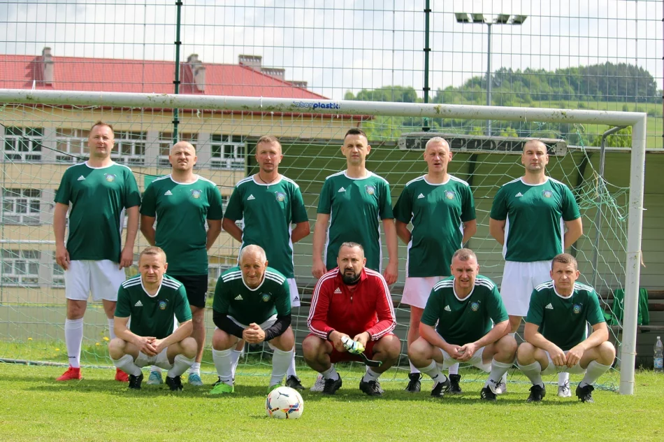 Zaprzyjaźnione kluby zagrały w hołdzie dla zasłużonego zawodnika - zdjęcie 12