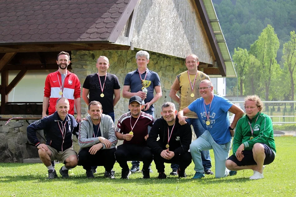 Zaprzyjaźnione kluby zagrały w hołdzie dla zasłużonego zawodnika - zdjęcie 13