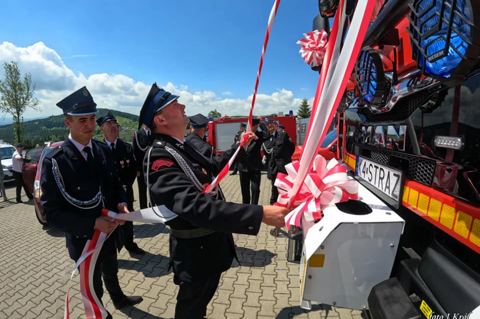 Uroczyste przekazanie wozu ratowniczo-gaśniczego dla jednostki OSP Wysokie - zdjęcie 12
