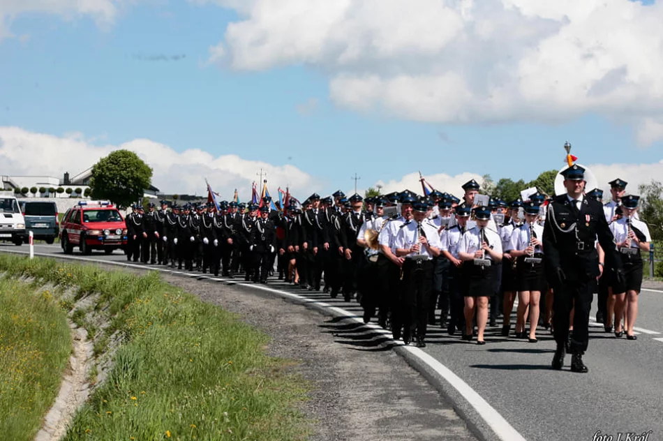 Uroczyste przekazanie wozu ratowniczo-gaśniczego dla jednostki OSP Wysokie - zdjęcie 7
