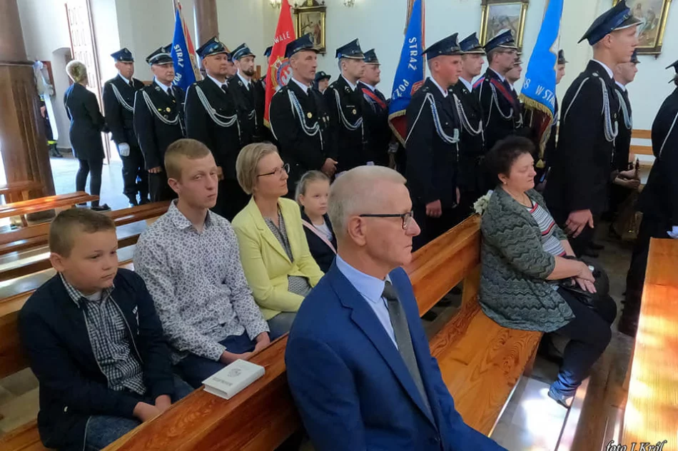 Uroczyste przekazanie wozu ratowniczo-gaśniczego dla jednostki OSP Wysokie - zdjęcie 2