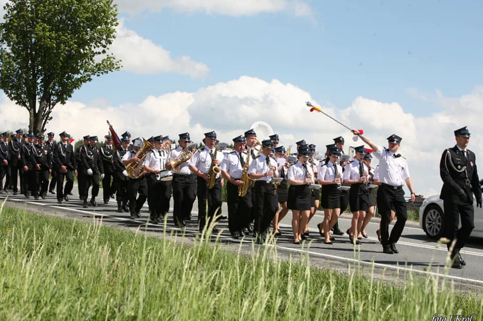 Uroczyste przekazanie wozu ratowniczo-gaśniczego dla jednostki OSP Wysokie - zdjęcie 6