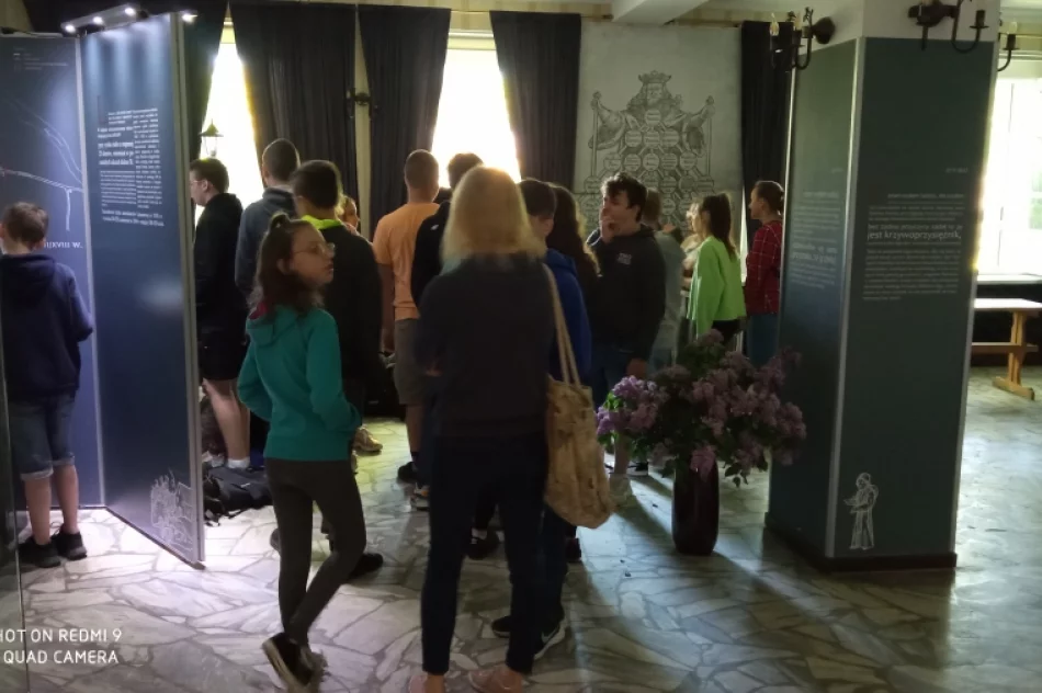 Podróżowali po Limanowszczyźnie śladami marszałka - zdjęcie 8