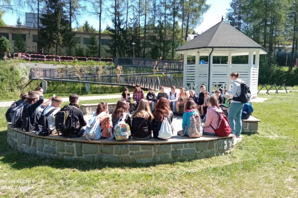 Podróżowali po Limanowszczyźnie śladami marszałka - zdjęcie 13