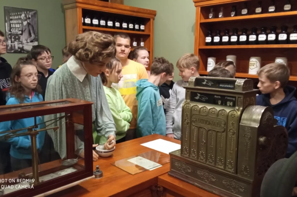 Podróżowali po Limanowszczyźnie śladami marszałka - zdjęcie 17