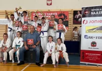 Osiem medali wywalczyli najmłodsi karatecy ARS Limanowa – JONIEC Team podczas II Turnieju Karate Kyokushin o Puchar Wiślanego Smoka - zdjęcie główne